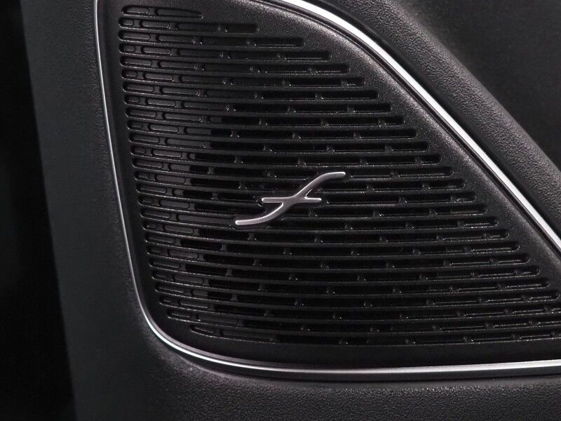 2024 Mercedes-Benz C-Class C 300 *AMG LINE NIGHT PKG, EXCLUSIVE TRIM, NAVIGATION, ADAPTIVE CRUISE, SAFETY ALERTS, 360 VIEW CAMERAS, PANORAMA MOONROOF, CLIMATE SEATS, AUTOMATIC PARKING, 19 INCH ALLOYS, BURMESTER AUDIO, WIRELESS CHARGING Round Rock TX