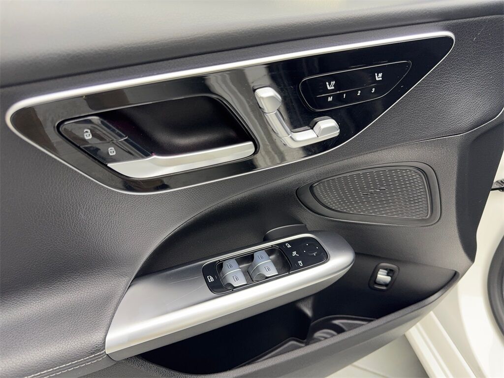 2024 Mercedes-Benz C-Class C 300 NAV,CAM,PANO,HTD STS,BLIND SPOT,18&quot; WLS Irving TX
