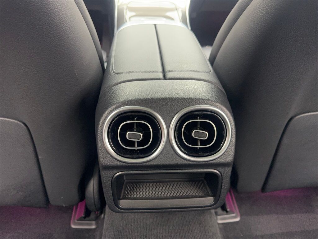 2024 Mercedes-Benz C-Class C 300 NAV,CAM,PANO,HTD STS,BLIND SPOT,18&quot; WLS Irving TX