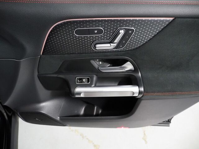 2024 Mercedes-Benz EQB 250+ *AMG NIGHT PKG, NAVIGATION, SAFETY ALERTS, BACKUP-CAMERA, COLOR TOUCHSCREEN, PANORAMA MOONROOF, HEATED SEATS/STEERING, POWER LIFTGATE, KEYLESS GO, WIRELESS CHARGING, ANDROID & APPLE Round Rock TX