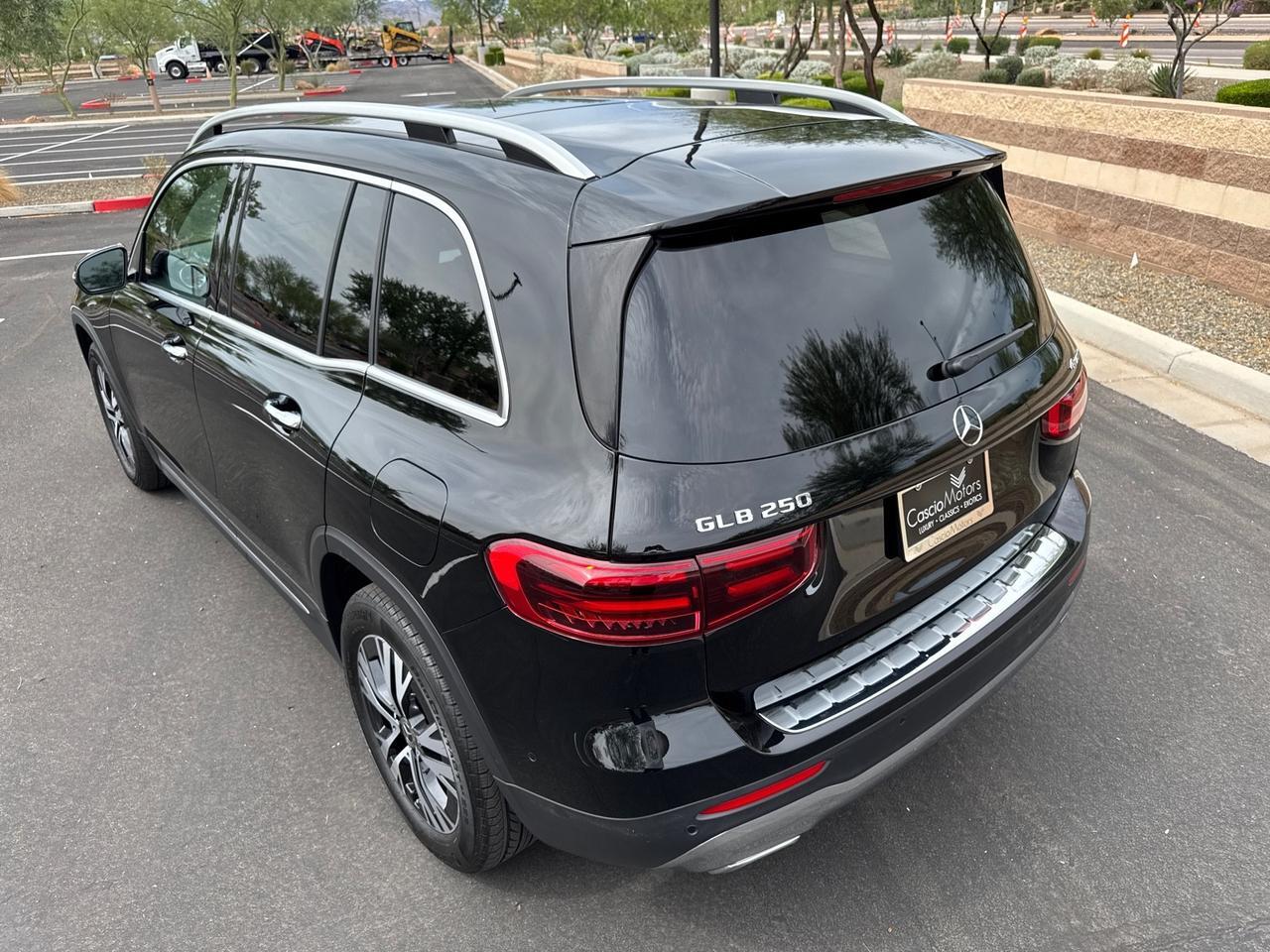 2024 Mercedes-Benz GLB 250 4Matic Pano Roof Exclusive Package 1-Owner Scottsdale AZ