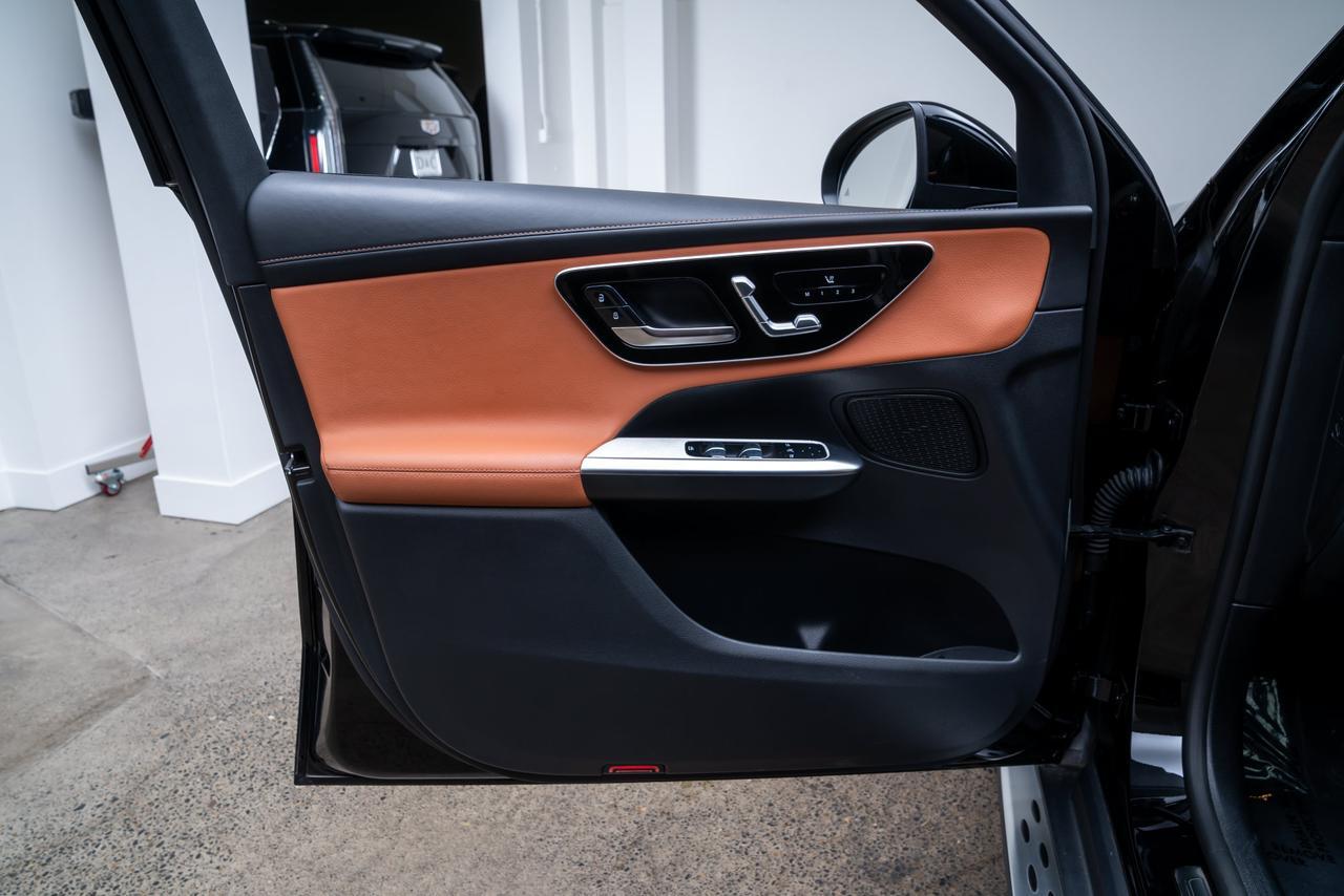 2024 Mercedes-Benz GLC GLC 300 1 Owner / Night Package / AMG Line Portland OR