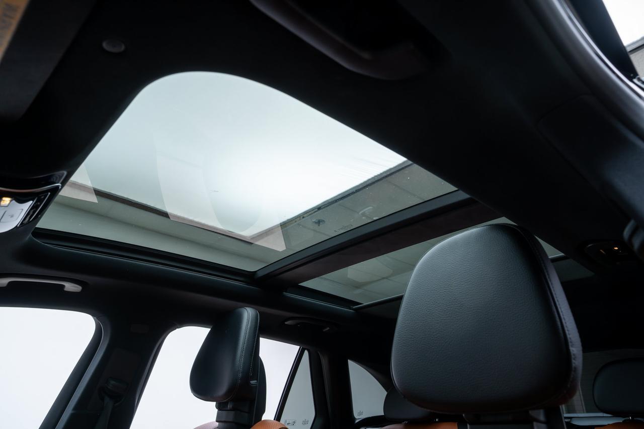 2024 Mercedes-Benz GLC GLC 300 1 Owner / Night Package / AMG Line Portland OR