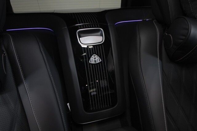 2024 Mercedes-Benz GLS 600 Maybach *11,000 MILES* *4-SEAT CONFIGURATION* *REAR SEAT ENTERTAINMENT* *PICNIC TABLES* *BLACKOUT PACKAGE* *23s* San Diego CA