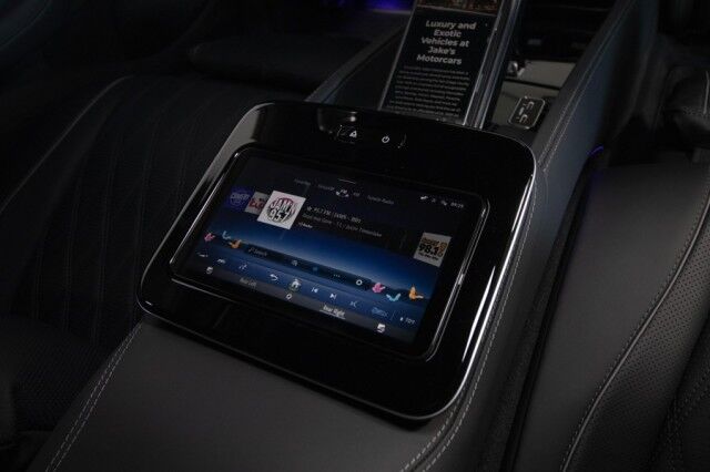 2024 Mercedes-Benz GLS 600 Maybach *11,000 MILES* *4-SEAT CONFIGURATION* *REAR SEAT ENTERTAINMENT* *PICNIC TABLES* *BLACKOUT PACKAGE* *23s* San Diego CA