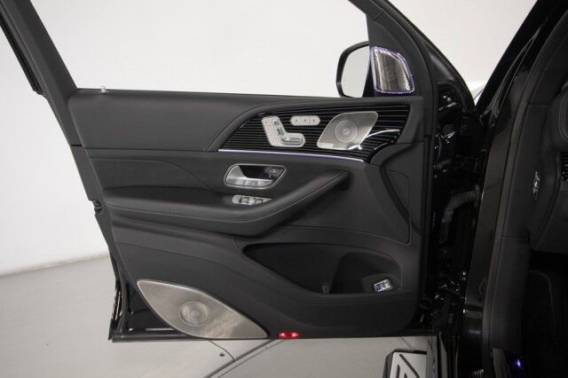 2024 Mercedes-Benz GLS 600 Maybach *11,000 MILES* *4-SEAT CONFIGURATION* *REAR SEAT ENTERTAINMENT* *PICNIC TABLES* *BLACKOUT PACKAGE* *23s* San Diego CA