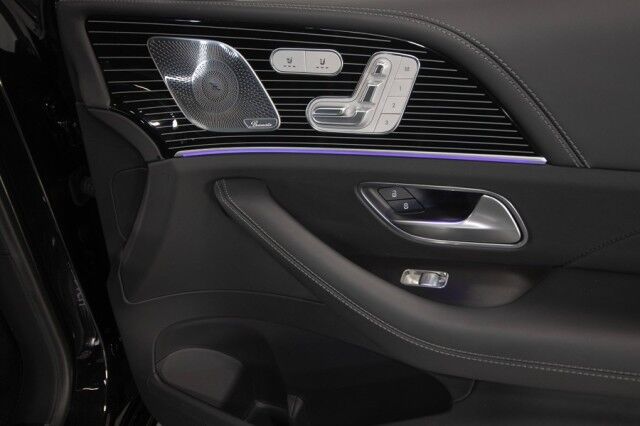 2024 Mercedes-Benz GLS 600 Maybach *11,000 MILES* *4-SEAT CONFIGURATION* *REAR SEAT ENTERTAINMENT* *PICNIC TABLES* *BLACKOUT PACKAGE* *23s* San Diego CA