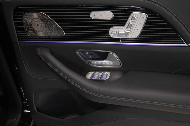 2024 Mercedes-Benz GLS 600 Maybach *11,000 MILES* *4-SEAT CONFIGURATION* *REAR SEAT ENTERTAINMENT* *PICNIC TABLES* *BLACKOUT PACKAGE* *23s* San Diego CA