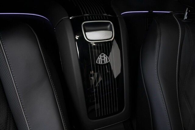 2024 Mercedes-Benz GLS 600 Maybach *7900 MILES* *4-SEAT CONFIGURATION* *REAR SEAT ENTER San Diego CA