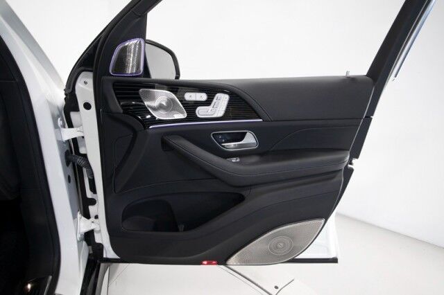 2024 Mercedes-Benz GLS 600 Maybach *7900 MILES* *4-SEAT CONFIGURATION* *REAR SEAT ENTER San Diego CA