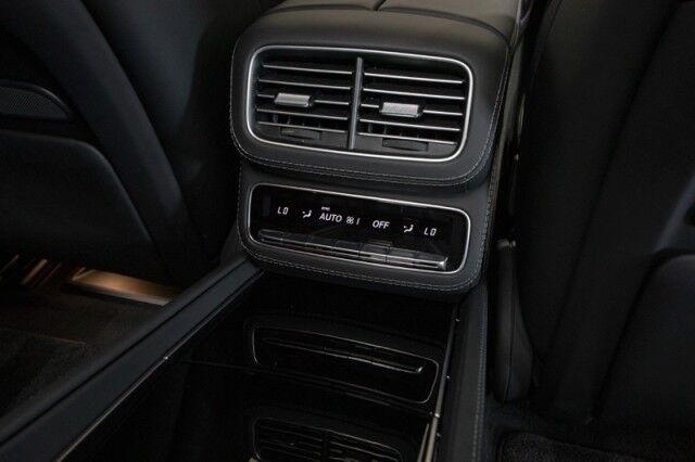 2024 Mercedes-Benz GLS 600 Maybach *7900 MILES* *4-SEAT CONFIGURATION* *REAR SEAT ENTER San Diego CA