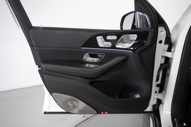 2024 Mercedes-Benz GLS 600 Maybach *7900 MILES* *4-SEAT CONFIGURATION* *REAR SEAT ENTER San Diego CA