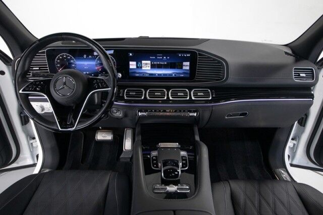 2024 Mercedes-Benz GLS 600 Maybach *7900 MILES* *4-SEAT CONFIGURATION* *REAR SEAT ENTER San Diego CA