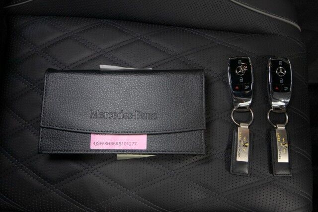 2024 Mercedes-Benz GLS 600 Maybach *7900 MILES* *4-SEAT CONFIGURATION* *REAR SEAT ENTER San Diego CA