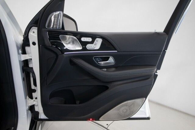 2024 Mercedes-Benz GLS 600 Maybach *REAR ENTERTAINMENT PKG* *23 INCH MAYBACH PLATE WHEELS* *1-OWNER* San Diego CA