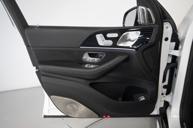 2024 Mercedes-Benz GLS 600 Maybach *REAR ENTERTAINMENT PKG* *23 INCH MAYBACH PLATE WHEELS* *1-OWNER* San Diego CA