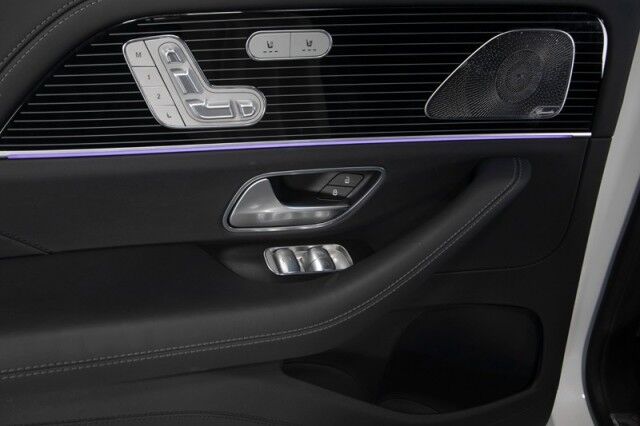 2024 Mercedes-Benz GLS 600 Maybach *REAR ENTERTAINMENT PKG* *23 INCH MAYBACH PLATE WHEELS* *1-OWNER* San Diego CA