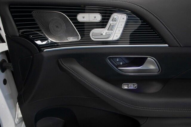 2024 Mercedes-Benz GLS 600 Maybach *REAR ENTERTAINMENT PKG* *23 INCH MAYBACH PLATE WHEELS* *1-OWNER* San Diego CA