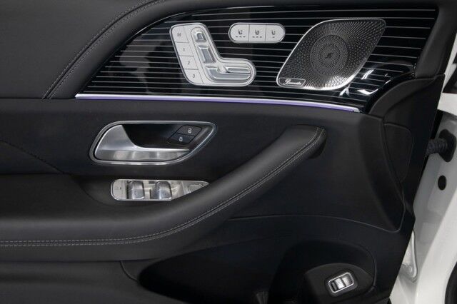 2024 Mercedes-Benz GLS 600 Maybach *REAR ENTERTAINMENT PKG* *23 INCH MAYBACH PLATE WHEELS* *1-OWNER* San Diego CA