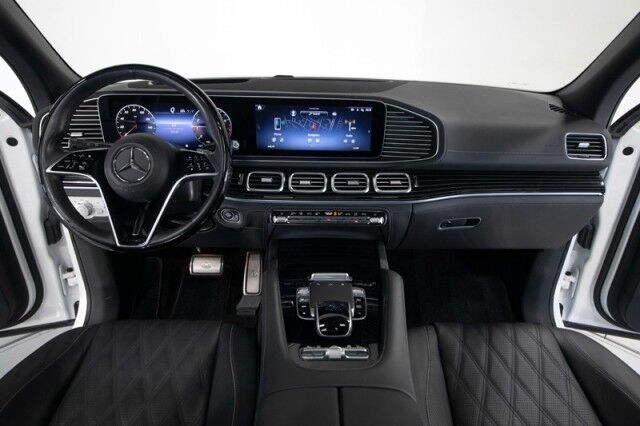 2024 Mercedes-Benz GLS 600 Maybach *REAR ENTERTAINMENT PKG* *23 INCH MAYBACH PLATE WHEELS* *1-OWNER* San Diego CA