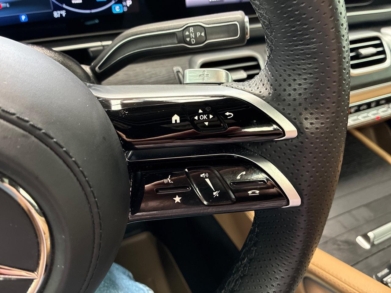 2024 Mercedes-Benz GLS450 AMG Line Exterior, Captain's Chairs, Acoustic Comfort Pkg, 5-Zone Climate, Soft Close Doors Houston TX