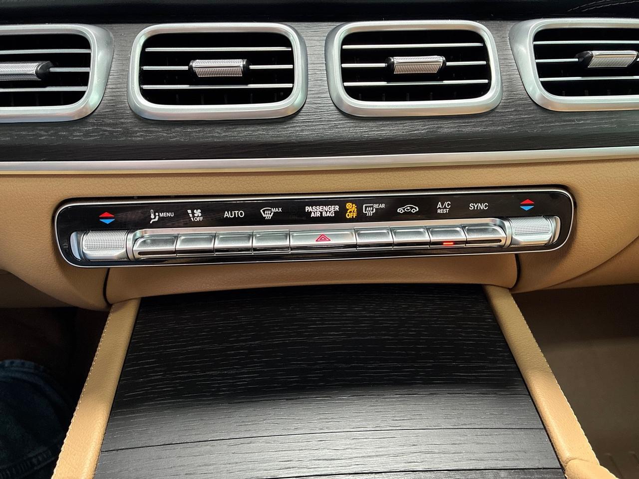 2024 Mercedes-Benz GLS450 AMG Line Exterior, Captain's Chairs, Acoustic Comfort Pkg, 5-Zone Climate, Soft Close Doors Houston TX