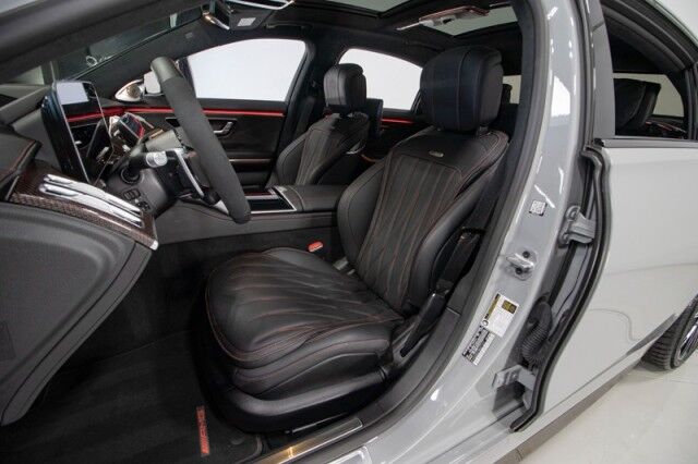 2024 Mercedes Benz S AMG 63 600 photo 3