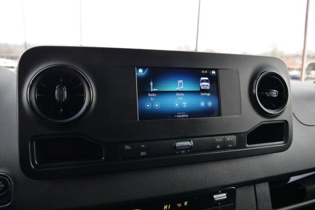 2024 Mercedes-Benz Sprinter 2500 Passenger Van / 12 Passenger / Turbo Diesel! High Point NC
