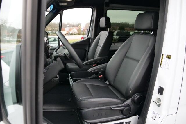 2024 Mercedes-Benz Sprinter 2500 Passenger Van / 12 Passenger / Turbo Diesel! High Point NC