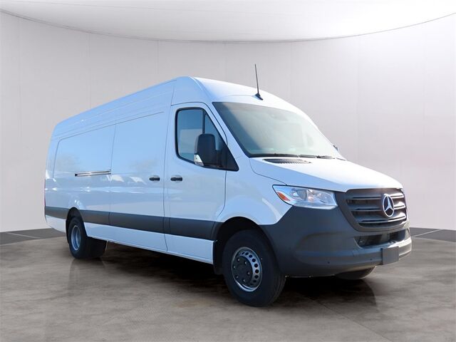 2024 Mercedes-Benz Sprinter 3500 Cargo 170 WB Oshkosh WI