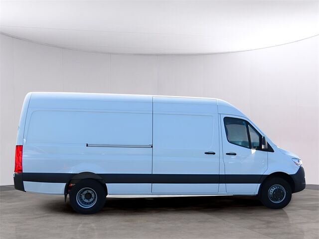 2024 Mercedes-Benz Sprinter 3500 Cargo 170 WB Oshkosh WI