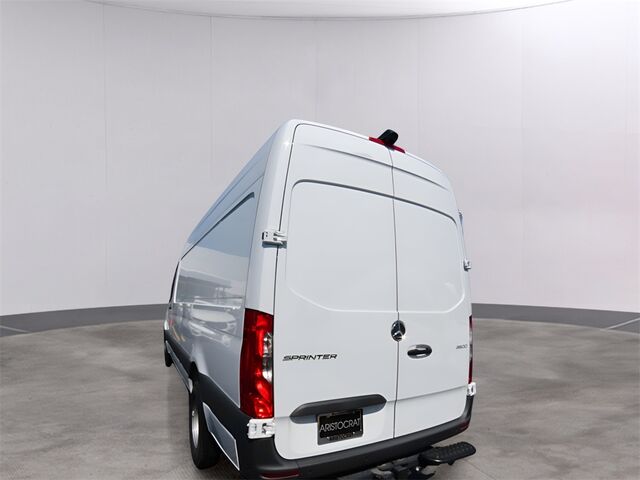 2024 Mercedes-Benz Sprinter 3500 Cargo 170 WB Oshkosh WI