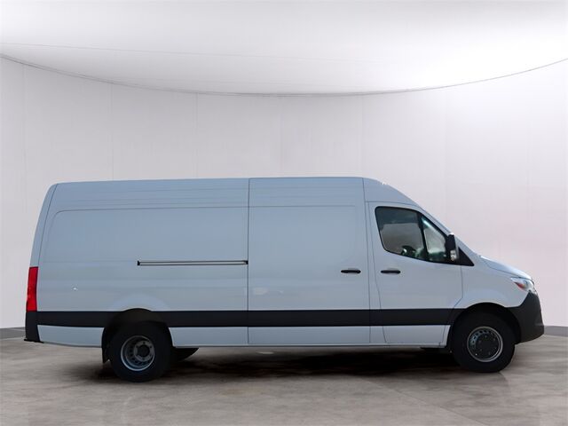 2024 Mercedes-Benz Sprinter 3500 Cargo 170 WB Oshkosh WI