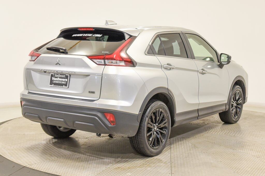 2024 Mitsubishi Eclipse Cross LE Akron