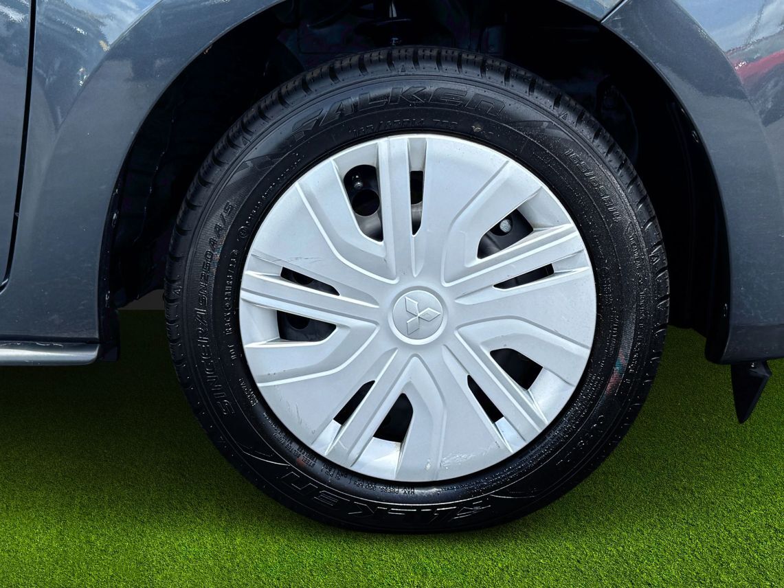 2024 Mitsubishi Mirage ES Hatchback 4D