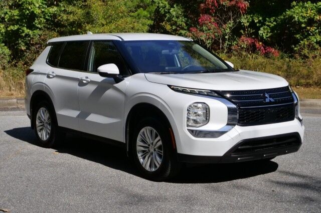 2024 Mitsubishi Outlander ES / CarPlay / Drive Mode Selection / Third Row! High Point NC