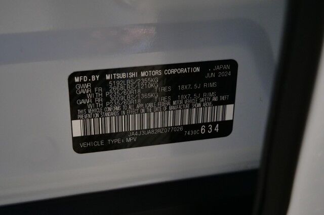 2024 Mitsubishi Outlander ES / CarPlay / Drive Mode Selection / Third Row! High Point NC