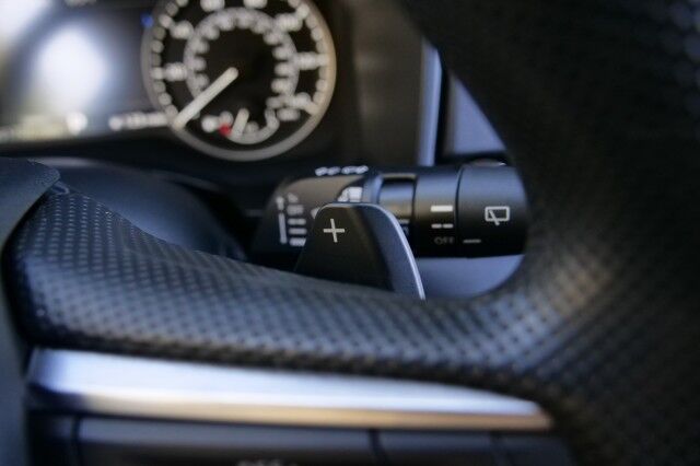 2024 Mitsubishi Outlander ES / CarPlay / Drive Mode Selection / Third Row! High Point NC