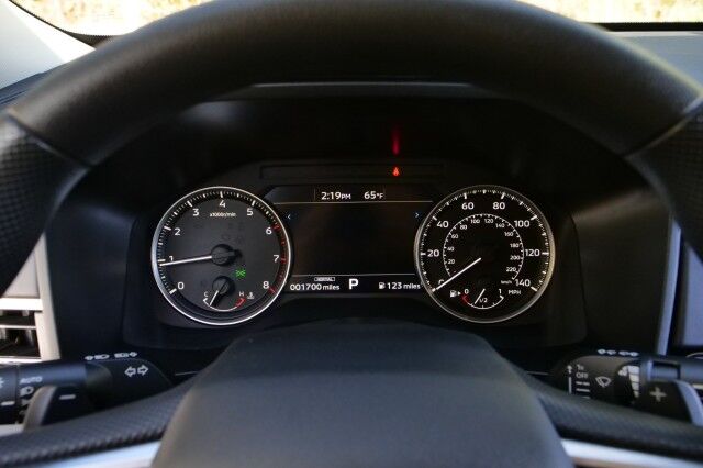 2024 Mitsubishi Outlander ES / CarPlay / Drive Mode Selection / Third Row! High Point NC