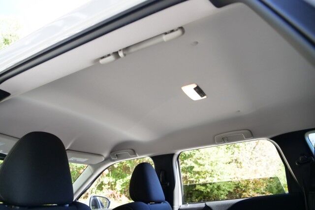 2024 Mitsubishi Outlander ES / CarPlay / Drive Mode Selection / Third Row! High Point NC