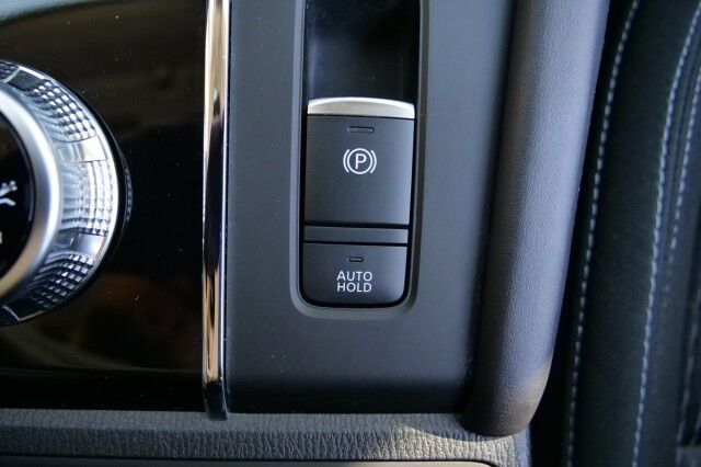 2024 Mitsubishi Outlander ES / CarPlay / Drive Mode Selection / Third Row! High Point NC