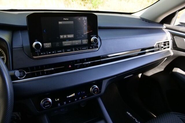 2024 Mitsubishi Outlander ES / CarPlay / Drive Mode Selection / Third Row! High Point NC