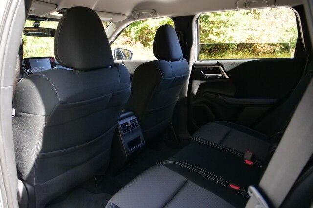 2024 Mitsubishi Outlander ES / CarPlay / Drive Mode Selection / Third Row! High Point NC