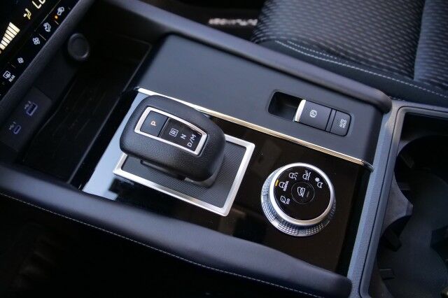 2024 Mitsubishi Outlander ES / CarPlay / Drive Mode Selection / Third Row! High Point NC