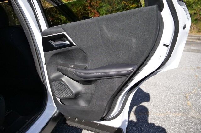 2024 Mitsubishi Outlander ES / CarPlay / Drive Mode Selection / Third Row! High Point NC