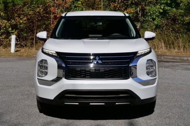 2024 Mitsubishi Outlander ES / CarPlay / Drive Mode Selection / Third Row! High Point NC