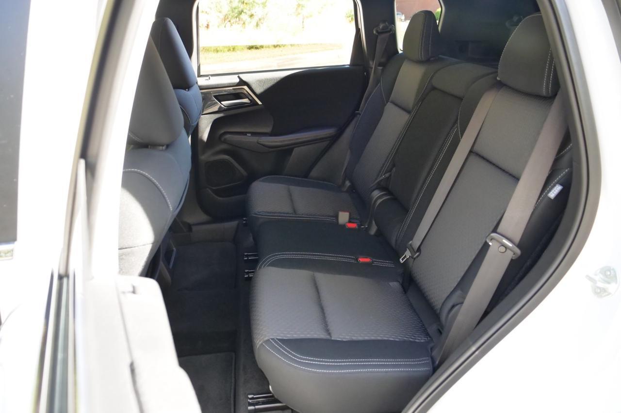 2024 Mitsubishi Outlander ES / CarPlay / Drive Mode Selection / Third Row! Lincolnton NC