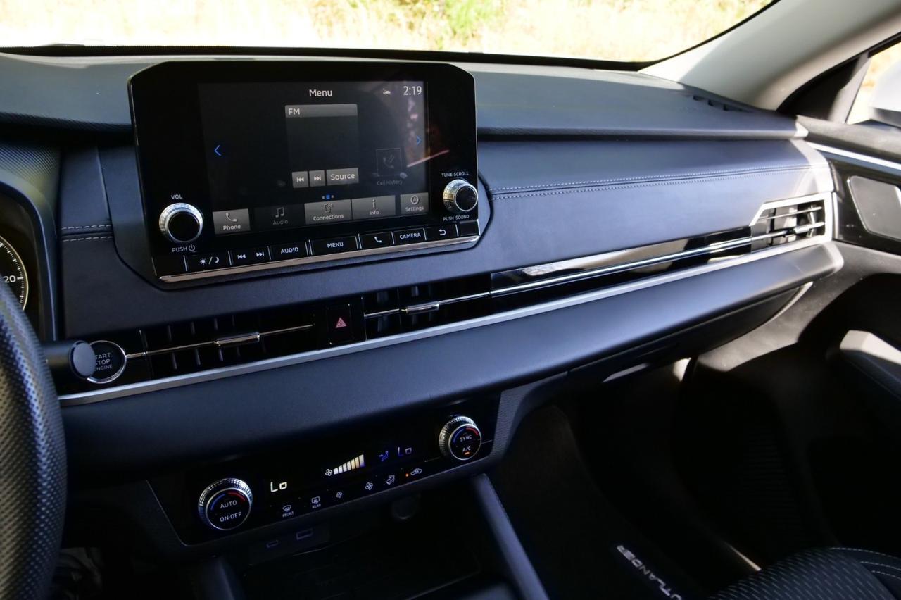 2024 Mitsubishi Outlander ES / CarPlay / Drive Mode Selection / Third Row! Lincolnton NC