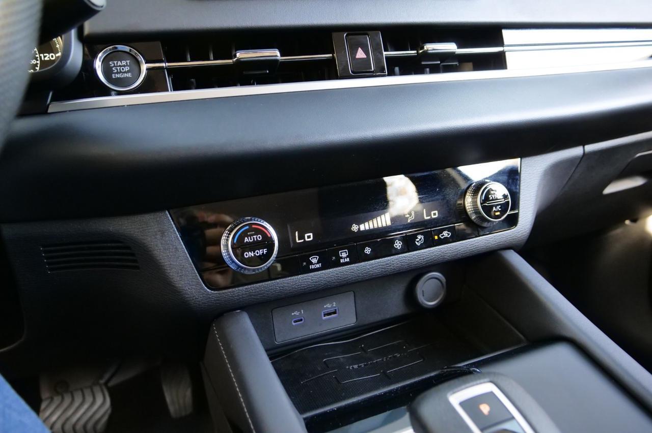 2024 Mitsubishi Outlander ES / CarPlay / Drive Mode Selection / Third Row! Lincolnton NC