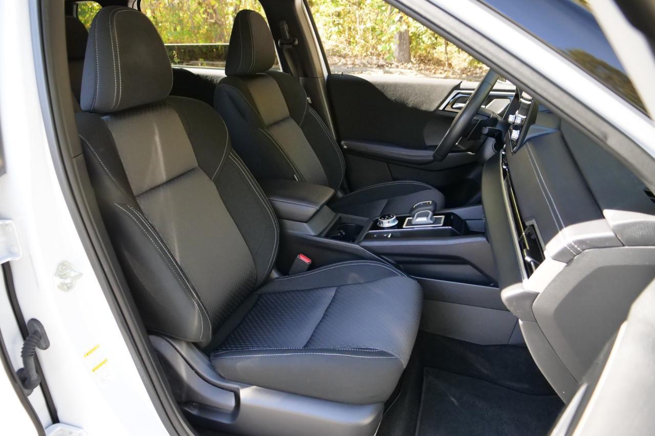 2024 Mitsubishi Outlander ES / CarPlay / Drive Mode Selection / Third Row! Lincolnton NC